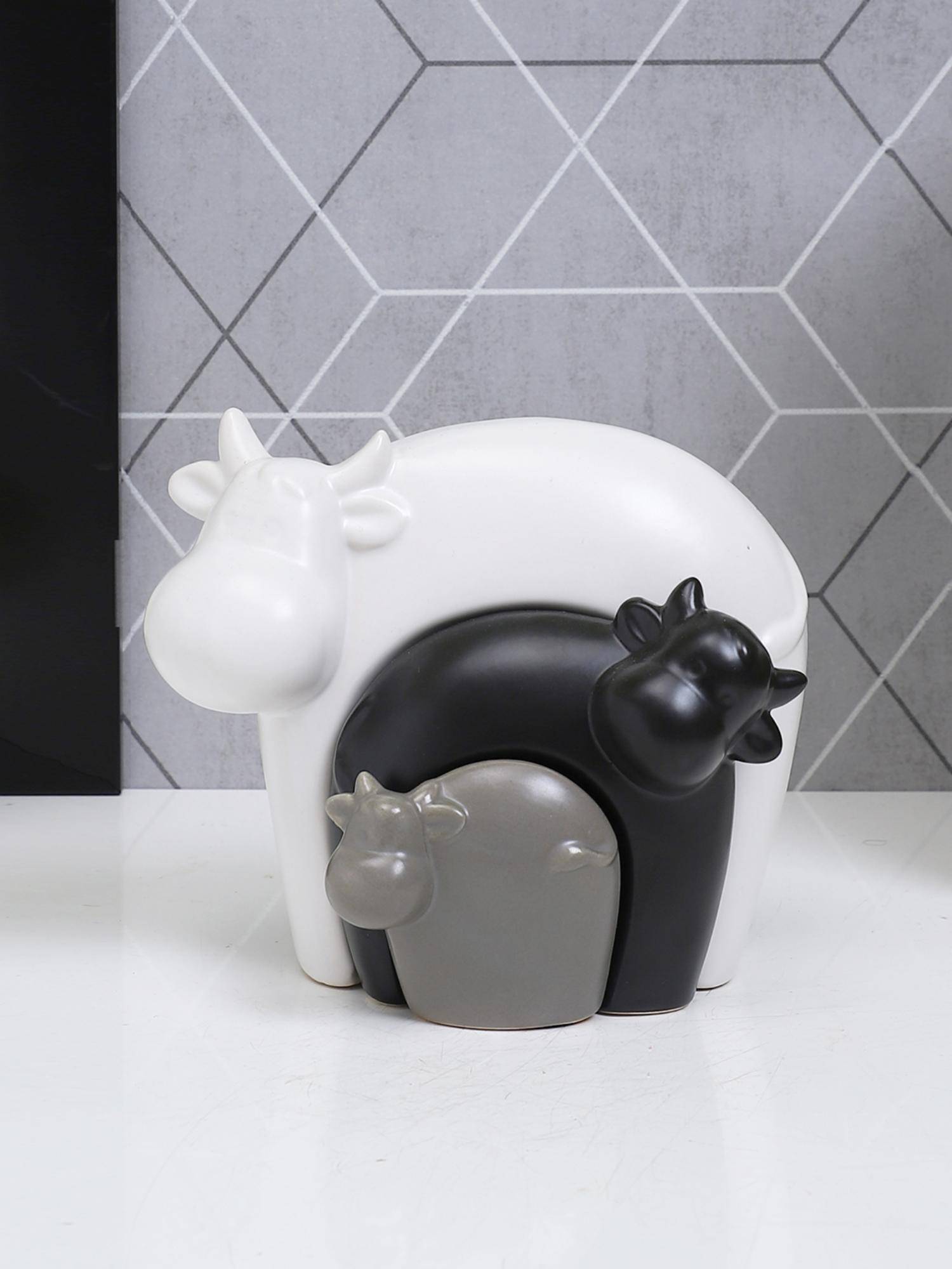 Tayhaa Triumph Bull Figurines