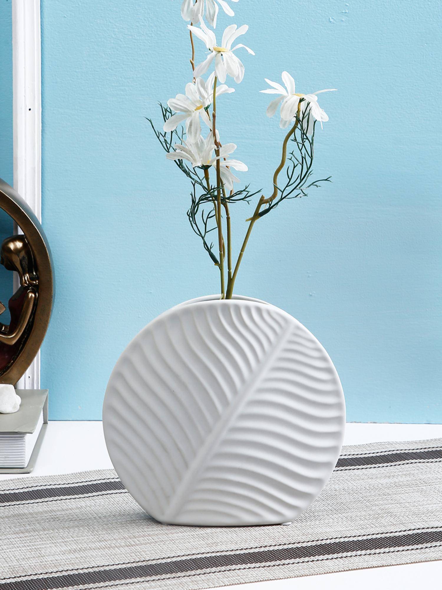 Tayhaa Leaf Shape White Ceramic Vase