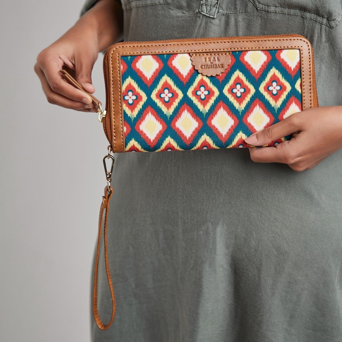 Teal by CHUMBAK Teal By Teal by CHUMBAK Ikat Glow Long Wallet Buy Teal by CHUMBAK Teal By Teal