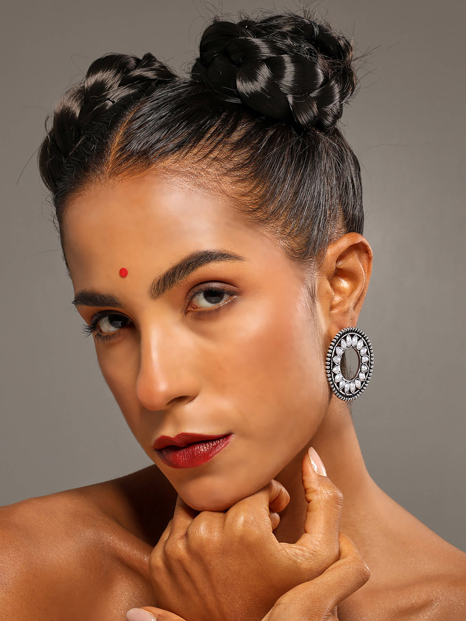 VENI Gold-Plated Artificial Stones Studded and Beaded Oxidised Circular Stud Earrings