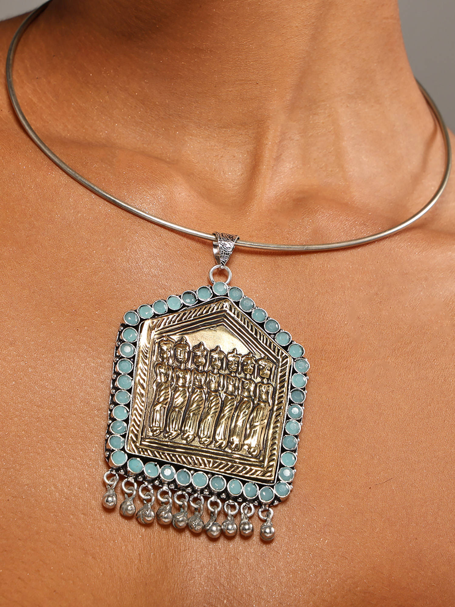 VENI 92.5 Silver-Plated Artificial Stones Studded Hasli Necklace