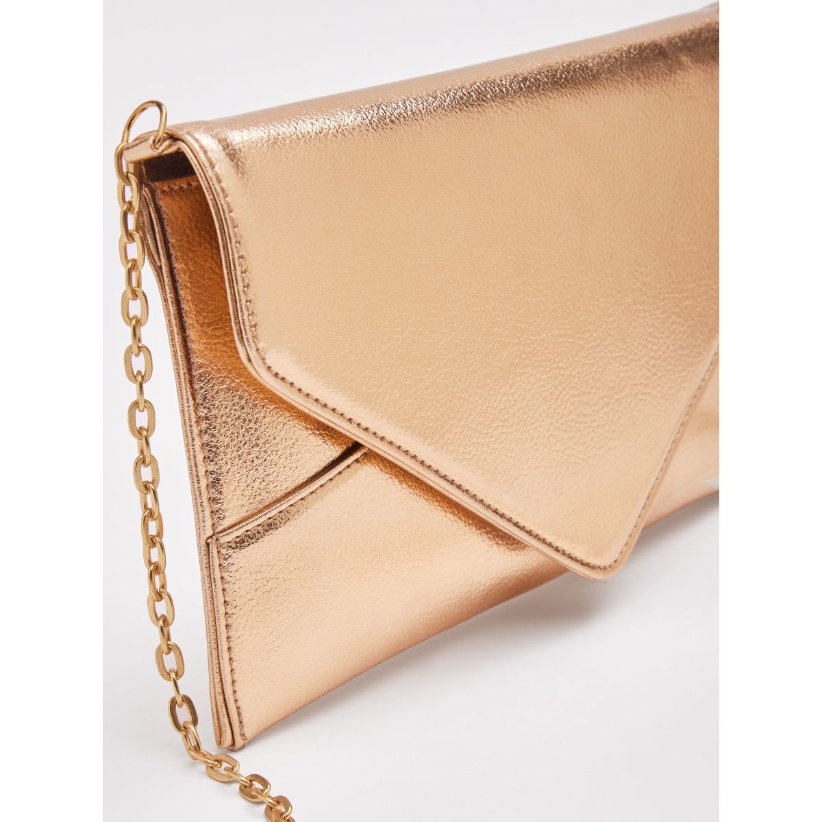 12 Under $30 Clutches on Amazon That Are Perfect for New Year's Eve