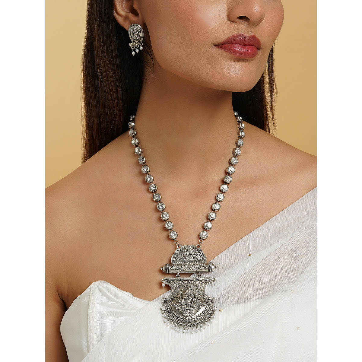 Teejh Maitraka Silver Oxidised White Necklace Set