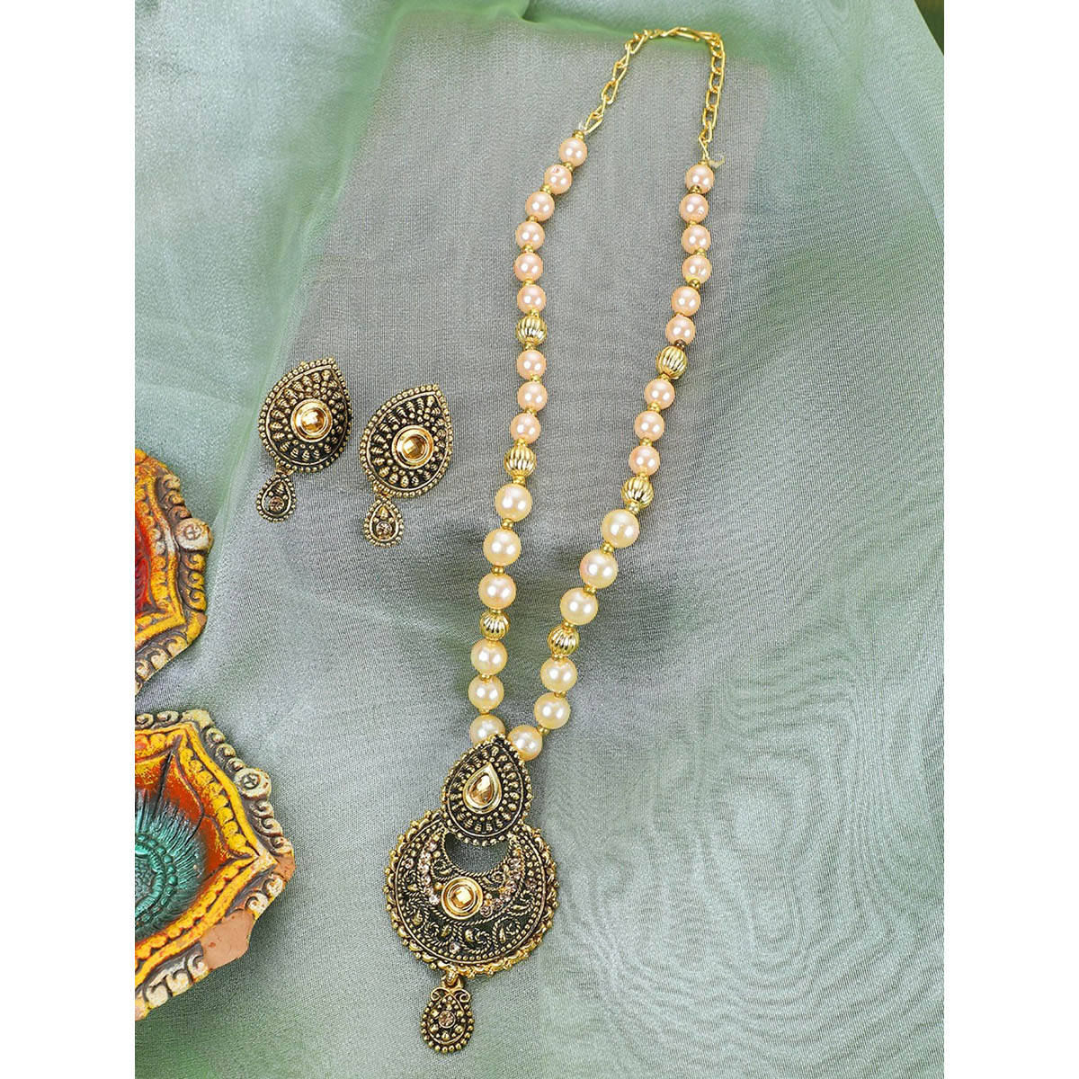 Anika's Creations Antique Look Pendant Style Gold Plated Pearl Chain Necklace with Drop Earring