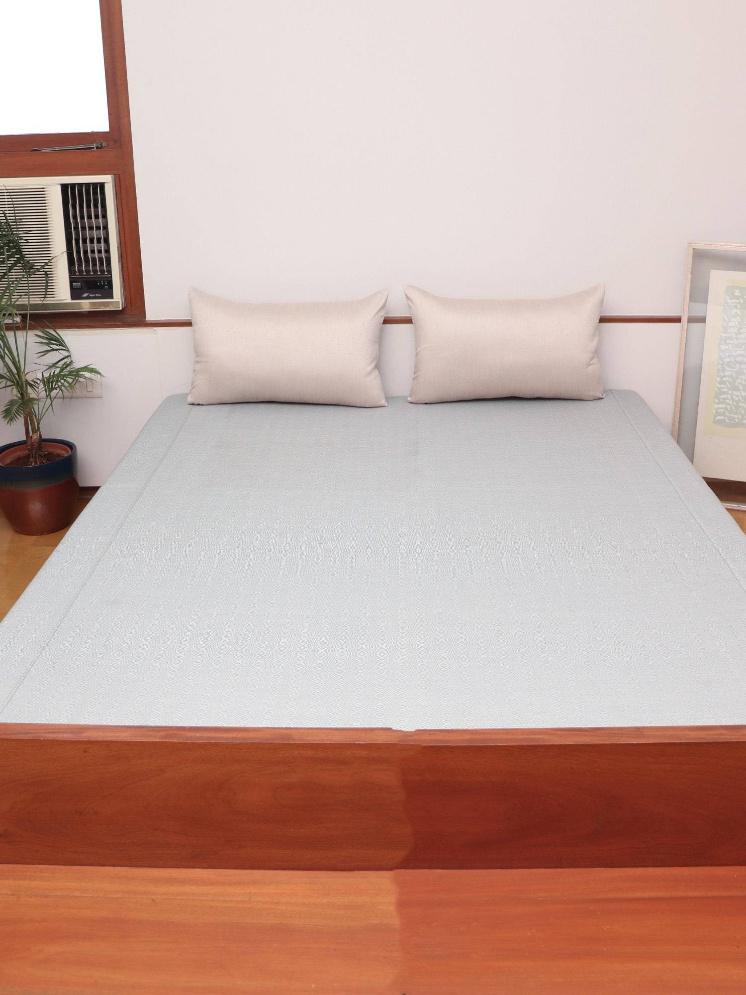 Zeba World Grey Textured Polycotton Bed Cover with 2 Pillow Covers (Queen)
