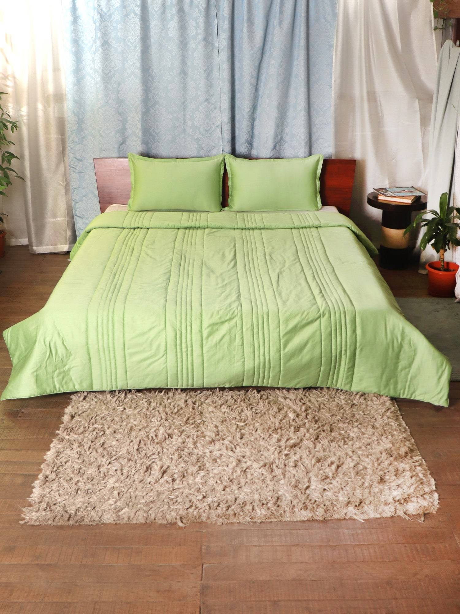 Zeba World Green Reversible Line Cotton Quilt with 2 Pillow Covers (Double)