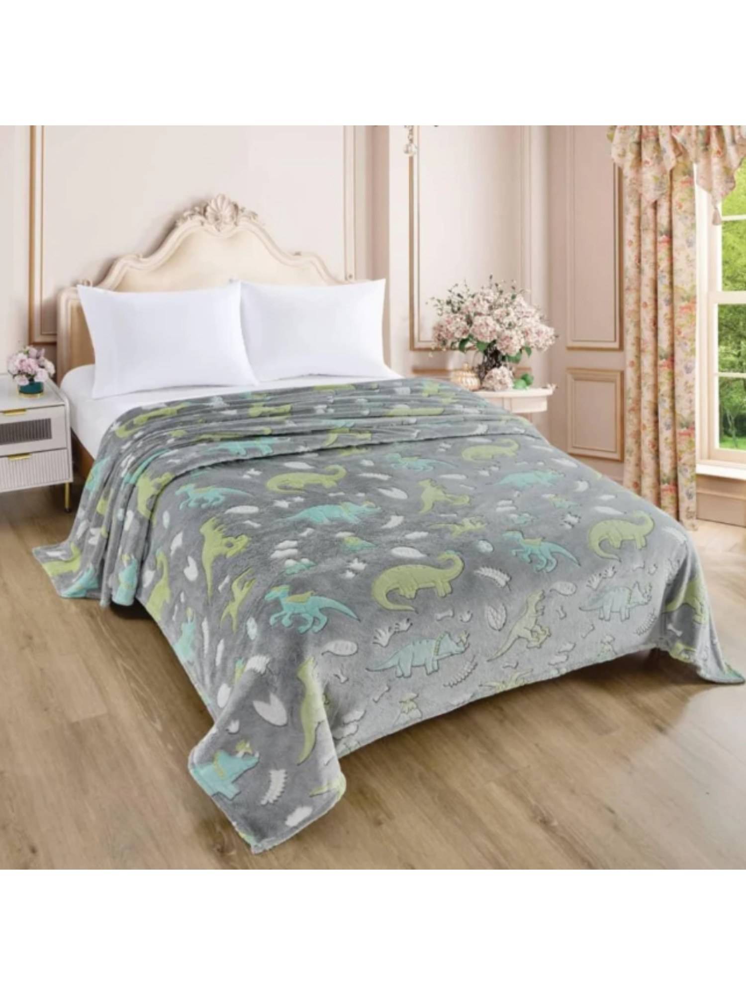 The Gharnish Grey Glow-In-The-Dark Blanket (Double)