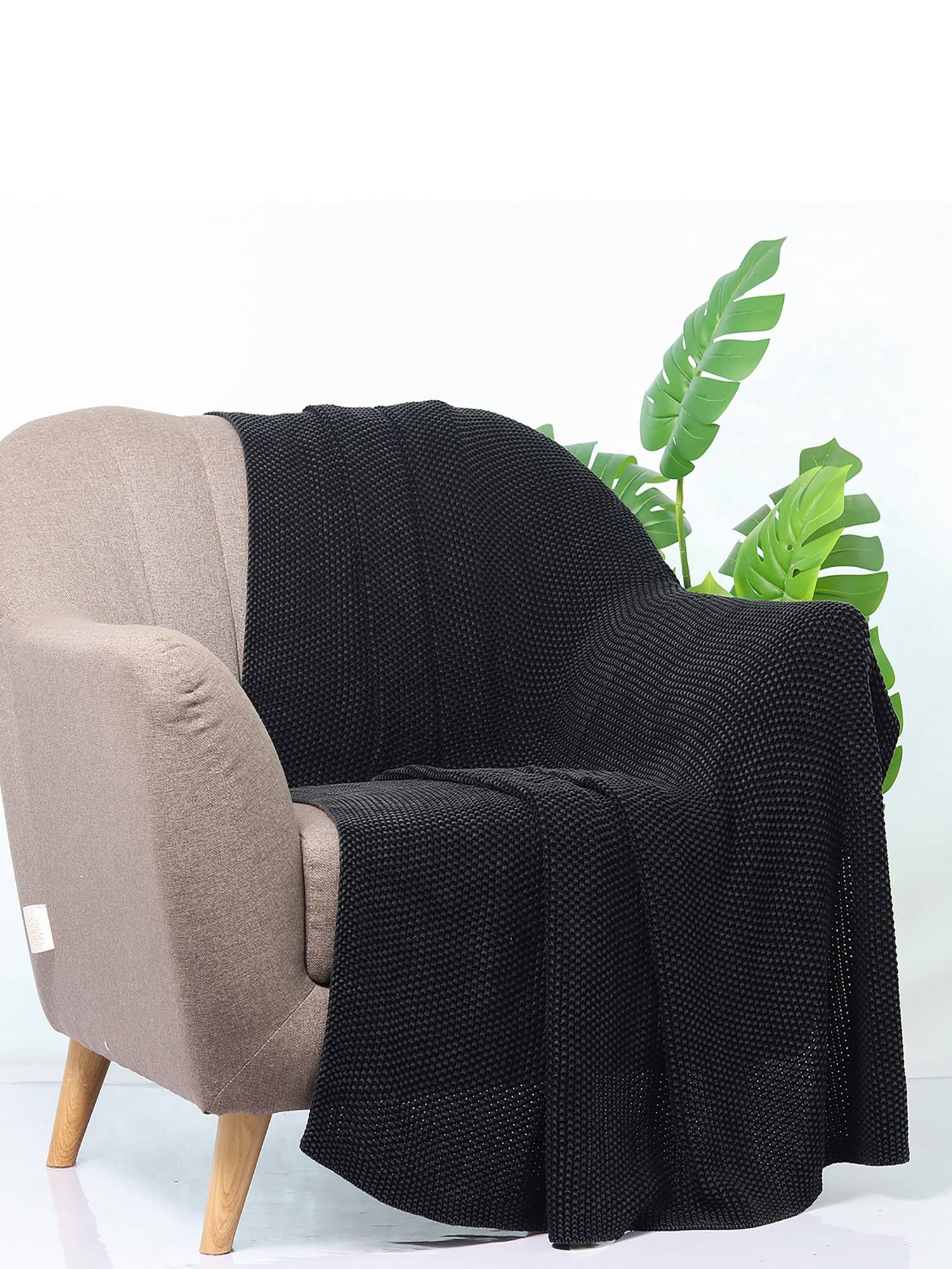 PLUCHI Knitted Purl Black Color Cotton Knitted Throw