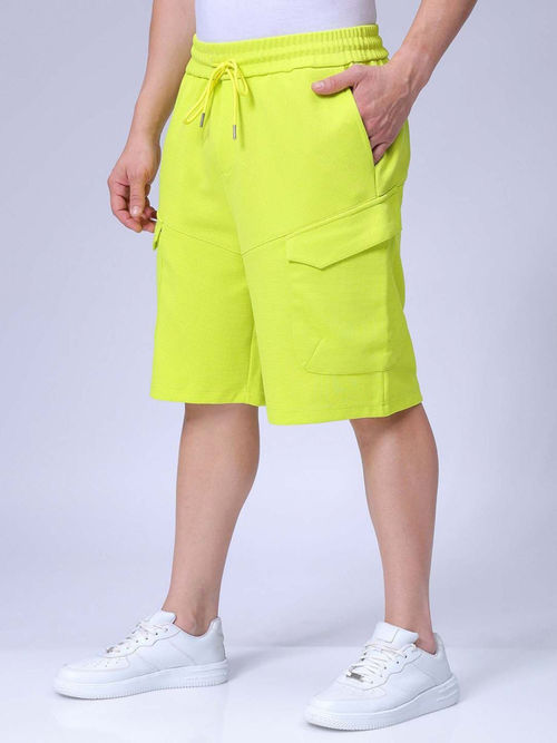 The Indian Garage Co Green Men's Relaxed Fit Textured Mid-Rise Cargo Shorts