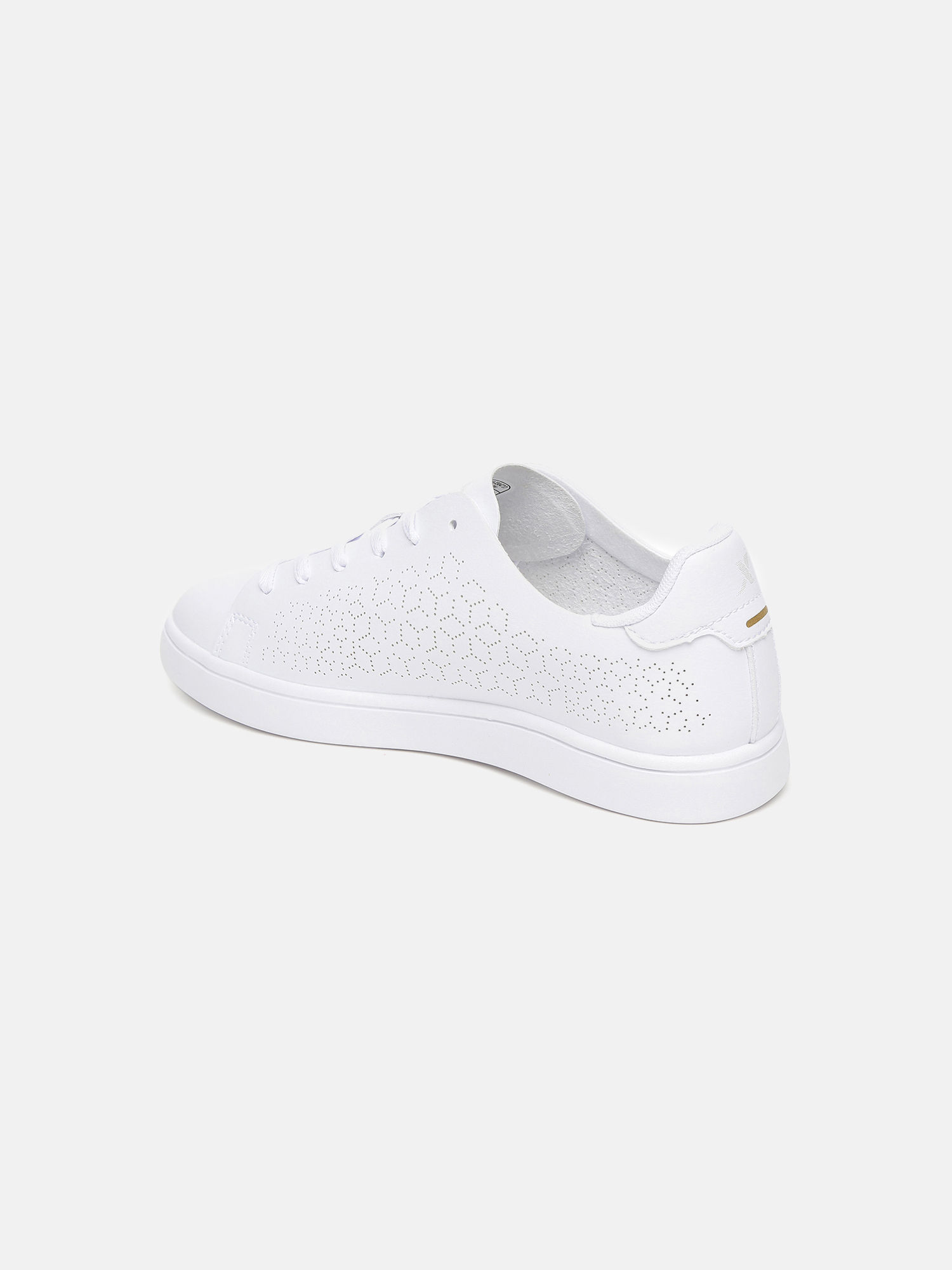 xtep white sneakers