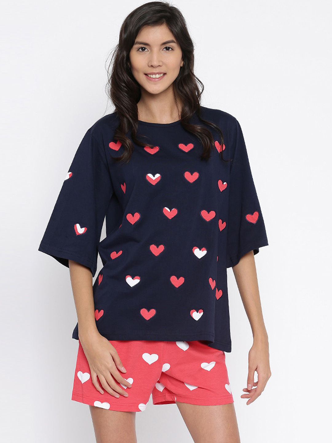 loose t shirt and shorts