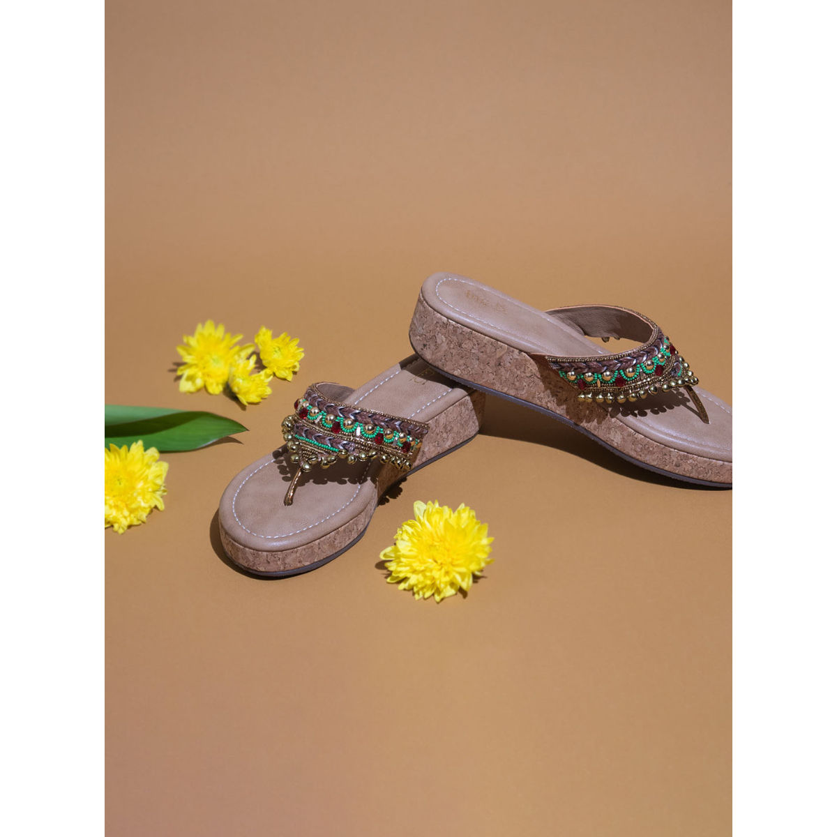 Inc.5 Women Gold Fashion Sandals-4 UK/India (37 EU) (12044) : Amazon.in:  Shoes & Handbags