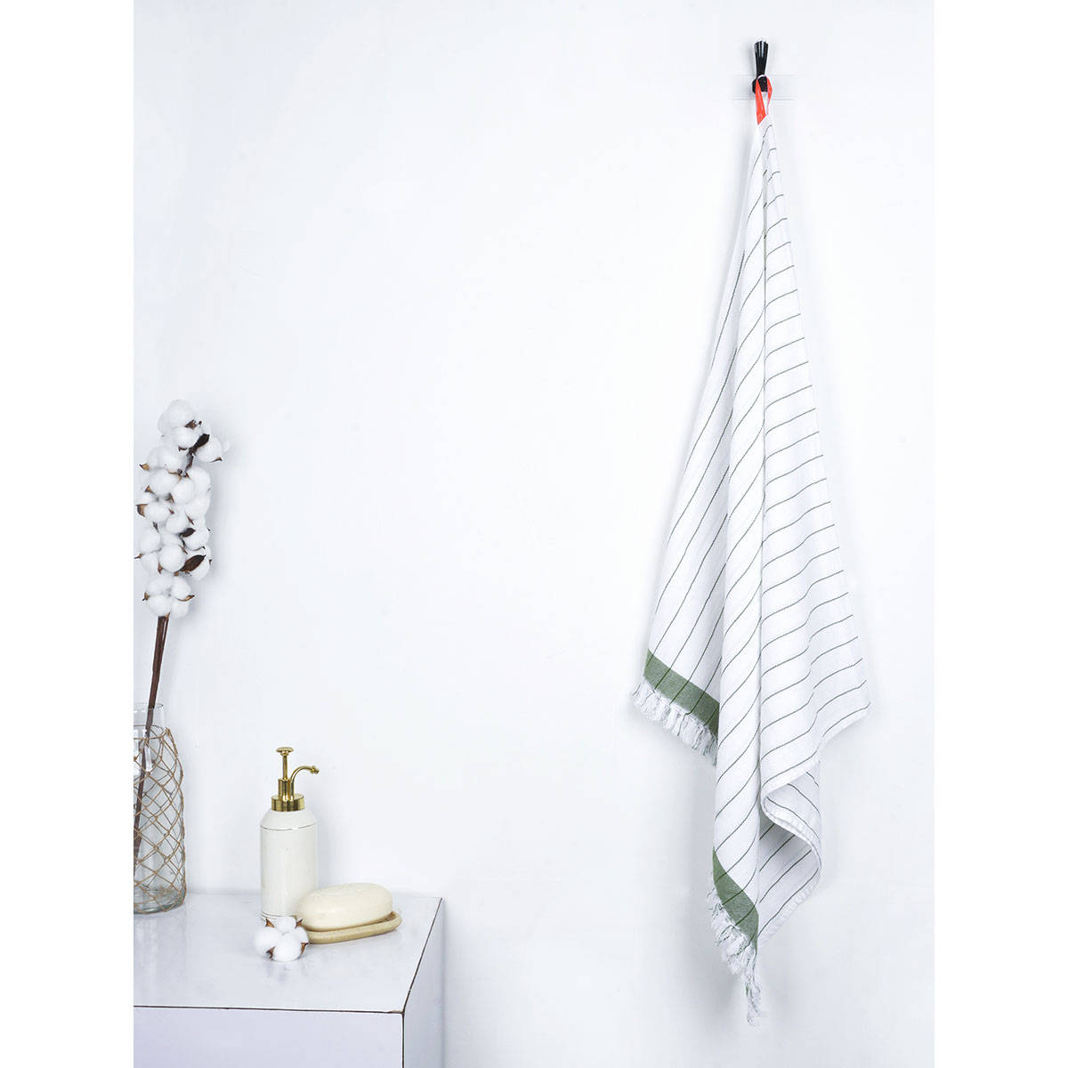 Doctor Towels The Bath Community Green Cotton Cambric Pin-Stripe Medium Bath Towel (Pack of 1)