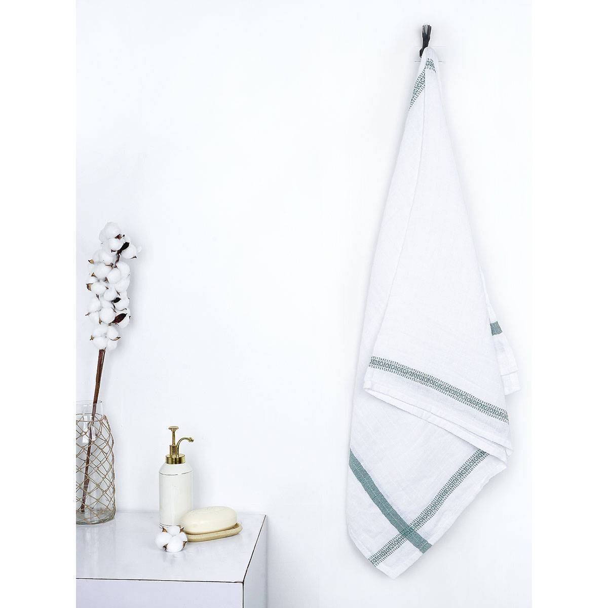 Doctor Towels The Bath Community Green Cotton Double Cloth Medium Bath Towel (Pack of 1)