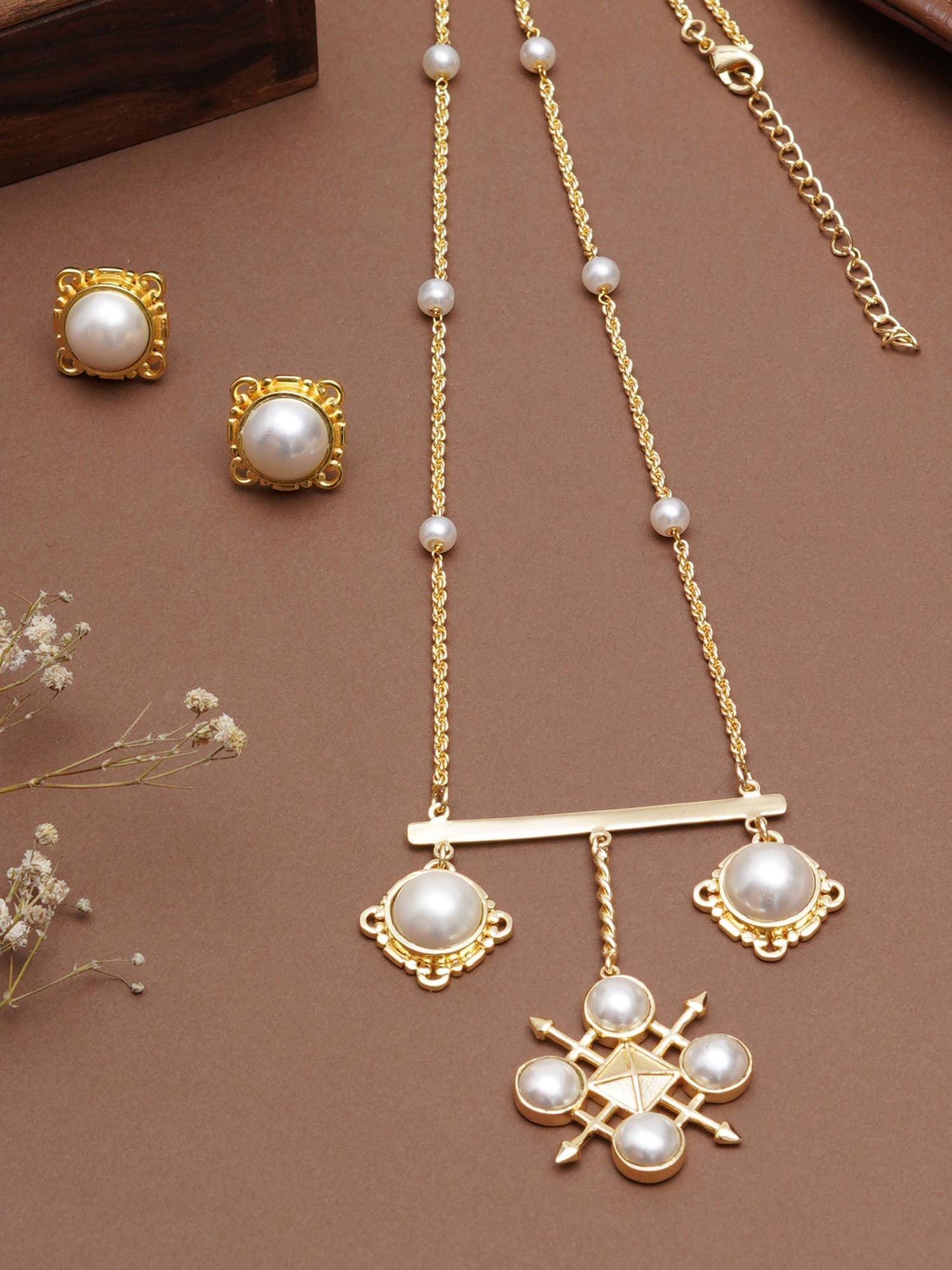 BeAbhika Pearl Compass Jewellery Set