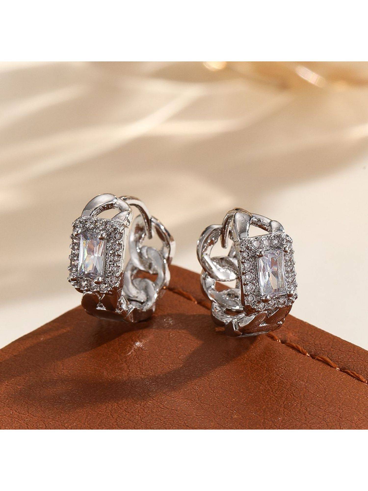 ESTAILO FASHION Heartlight Elegance Hoops Earring
