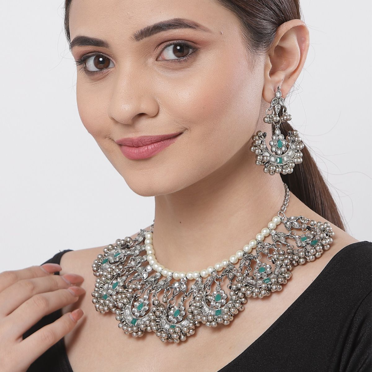 Karatcart Oxidised Silver Green Kundan Studded Choker Necklace Set: Buy ...