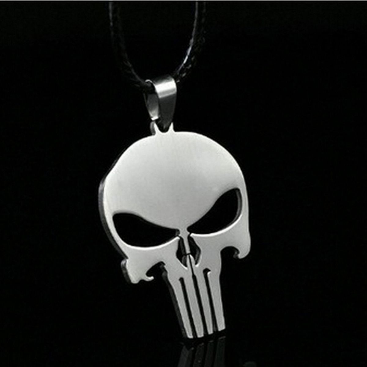 PPFM 00s skull top necklace