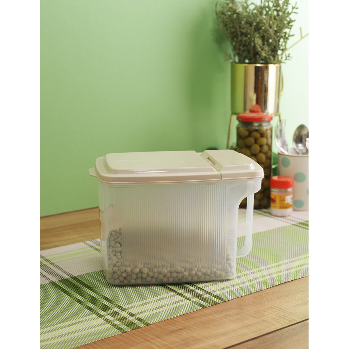 Lock & Lock Easy To Open And Close Dry Food Storage Container With