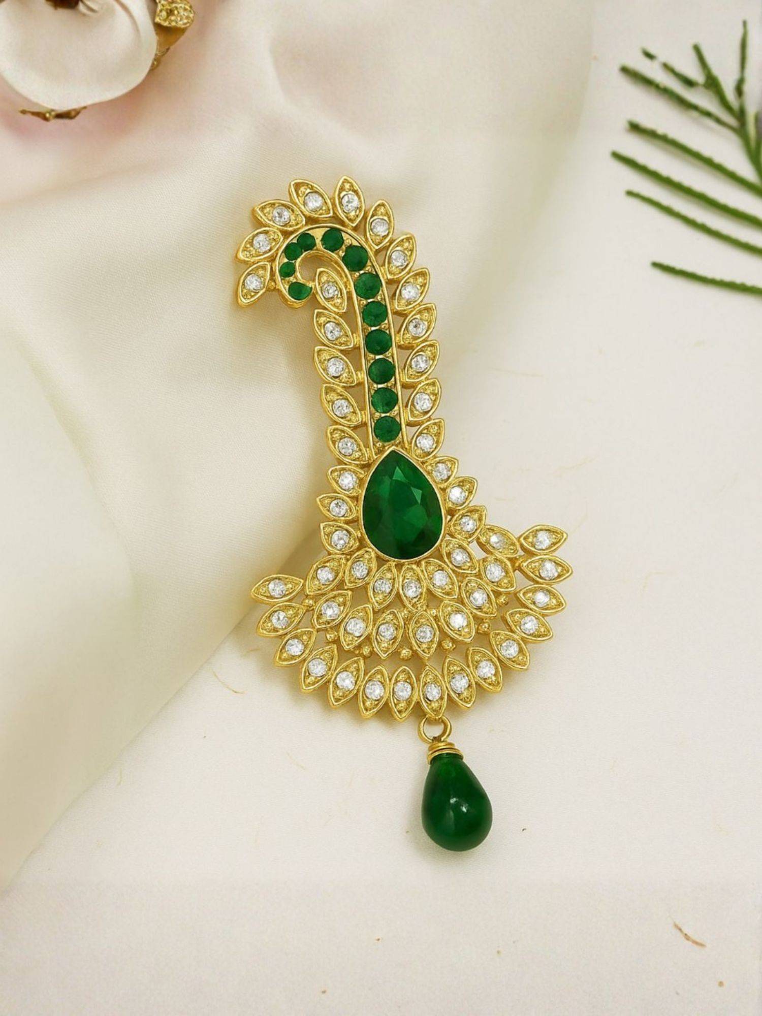 I Jewels Green and Gold-Toned Plated Stone Studded Kalangi