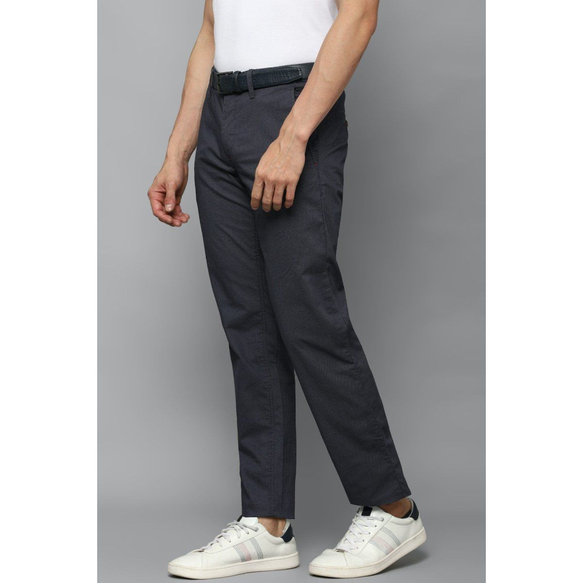 Buy Men Black Comfort Fit Textured Flat Front Formal Trousers Online -  172475 | Louis Philippe