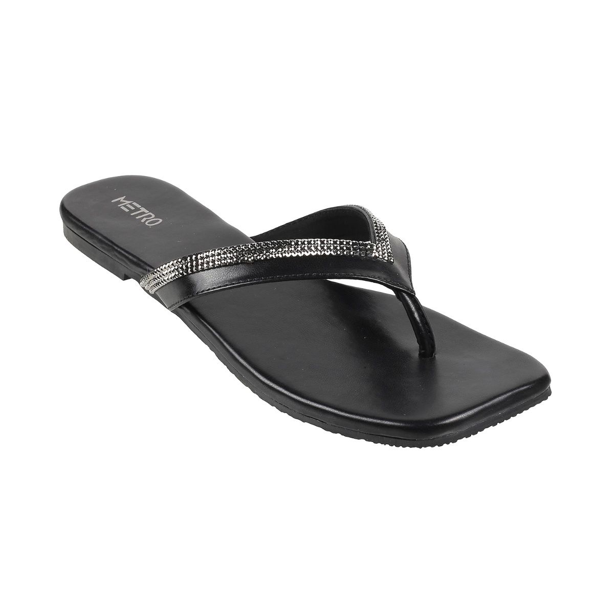 Metro store flat chappals