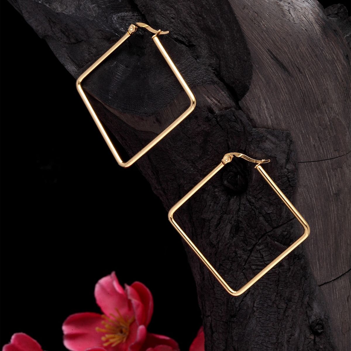Moedbuille Handcrafted Contemporary Design Gold Plated Square Shaped ...