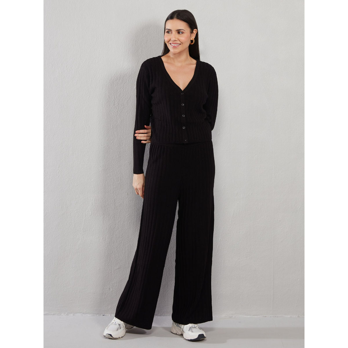 Buy Nykd by Nykaa Ribbed Flare Pants NYLE113 Jet Black online