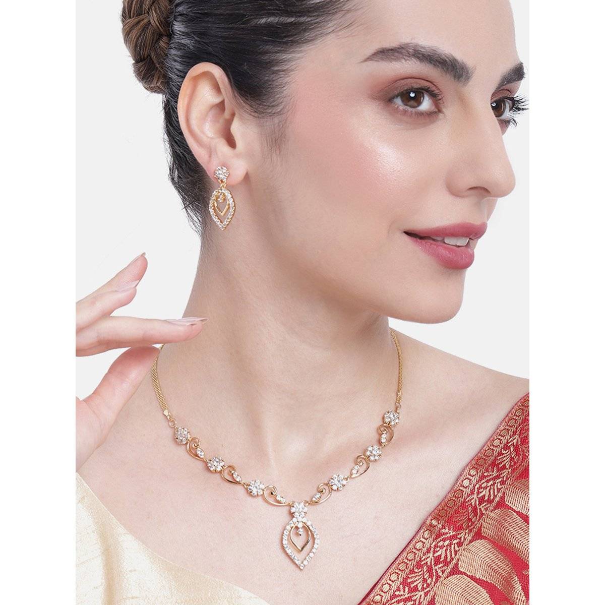 Estele Gold Plated Mesmerizing Jewellery Set for Women