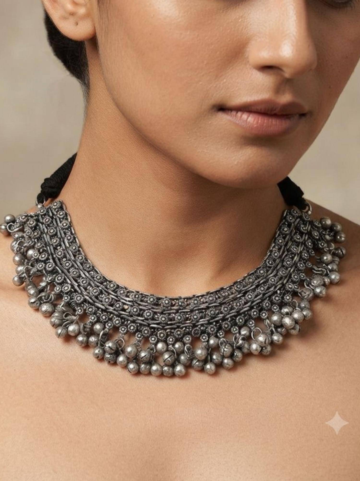 VENI 92.5 Silver Plated Oxidized Necklace