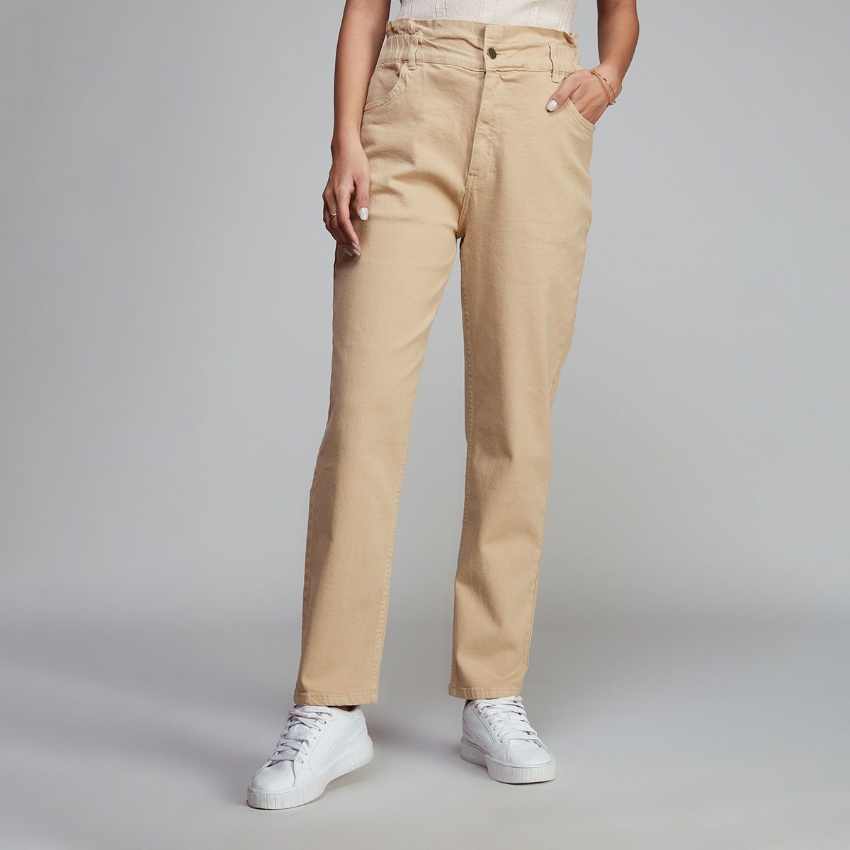 Outfits With Khaki Pants For Women Easy Style Guide To Follow This Year  2023  Fashion Canons