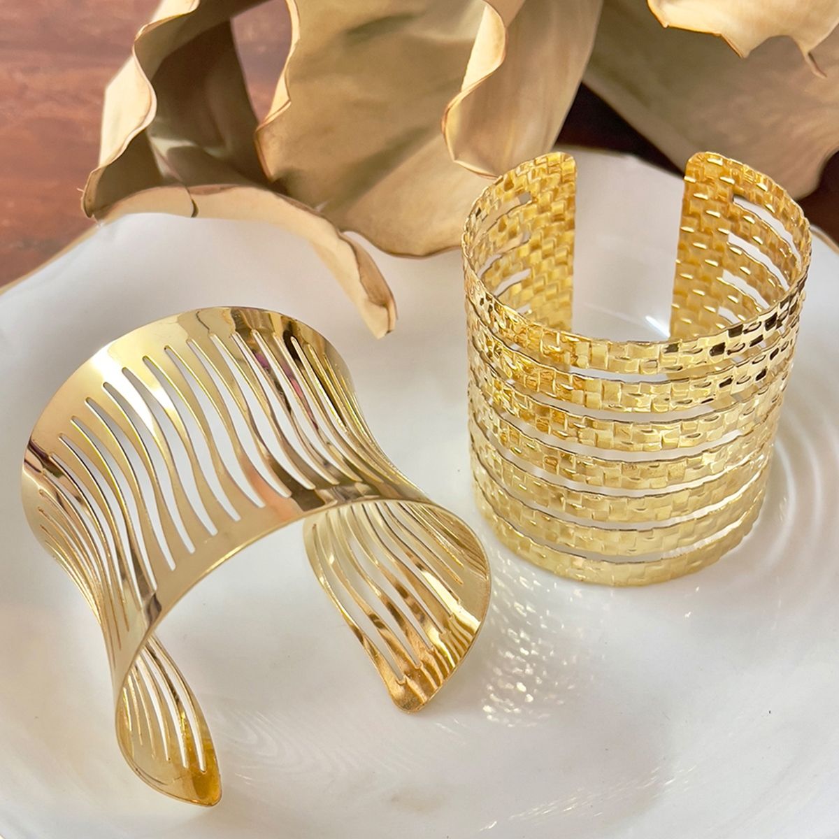 Ayesha Set of Two Contemporary GoldToned Metallic Oversized Thick  Adjustable Womens Cuff Bracelet Buy Ayesha Set of Two Contemporary GoldToned  Metallic Oversized Thick Adjustable Womens Cuff Bracelet Online at Best  Price in