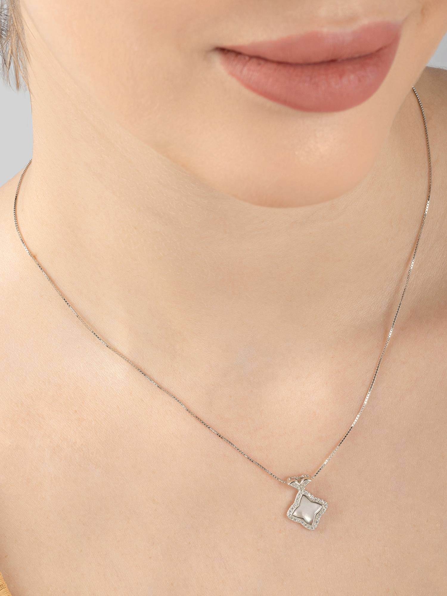 TOUCH925 Pure 925 Silver Petal Stone Necklace for Women