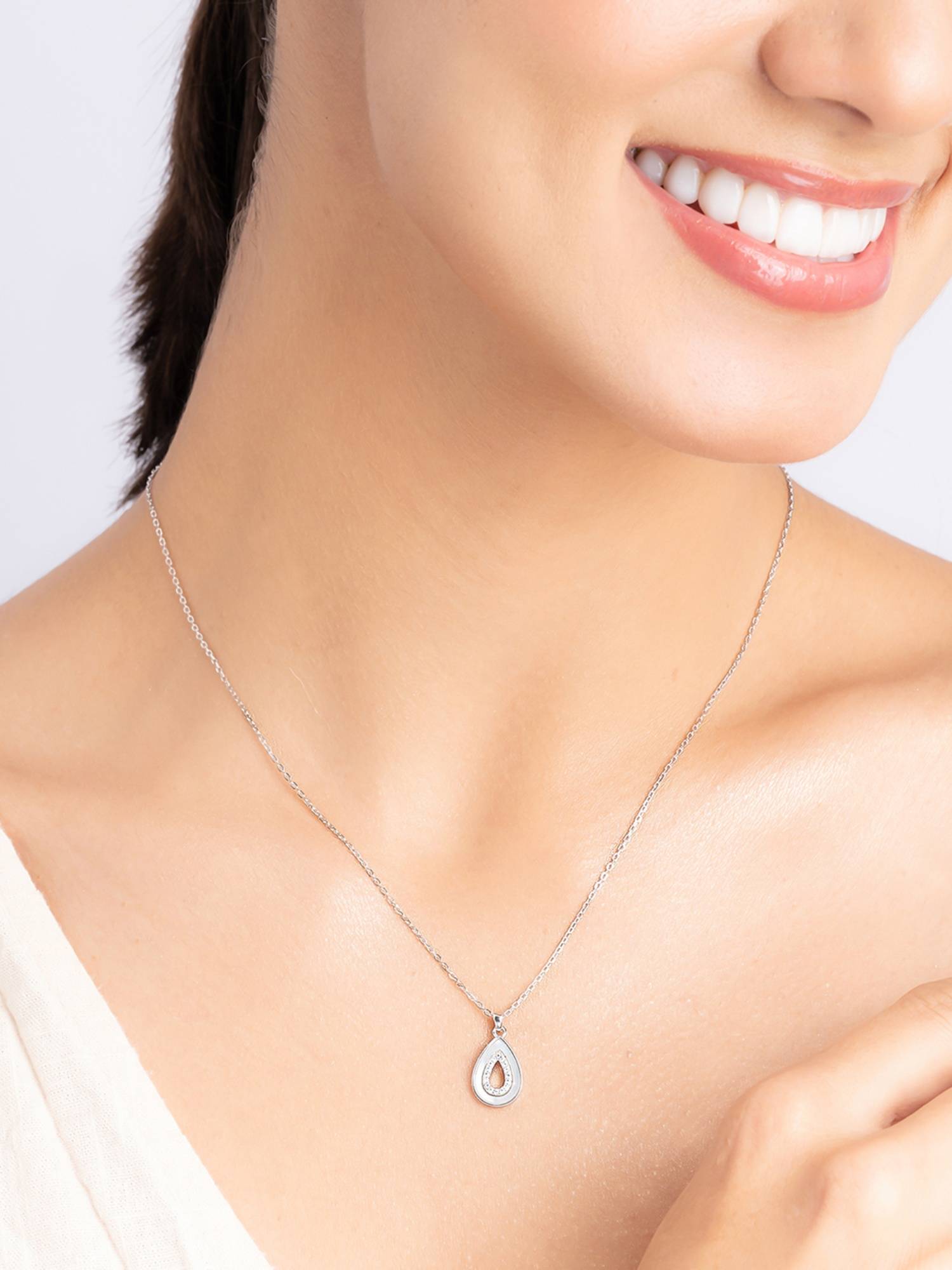 TOUCH925 Pure 925 Silver Drop Shape Pendant Necklace for Women
