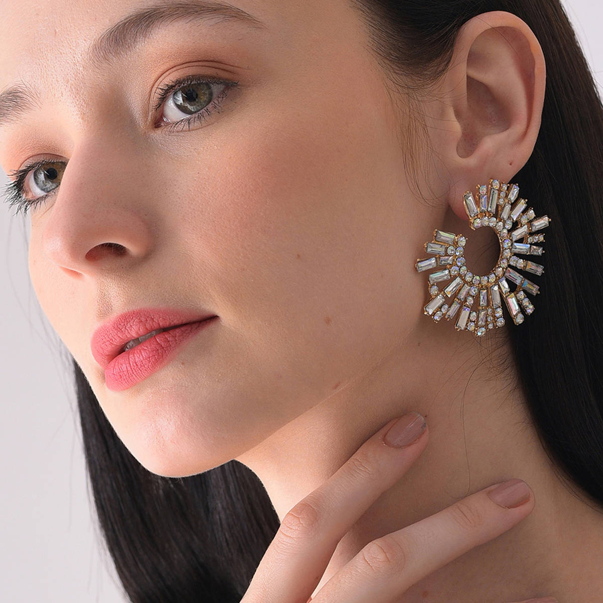 SOHI Silver Toned Contemporary Studs Earrings