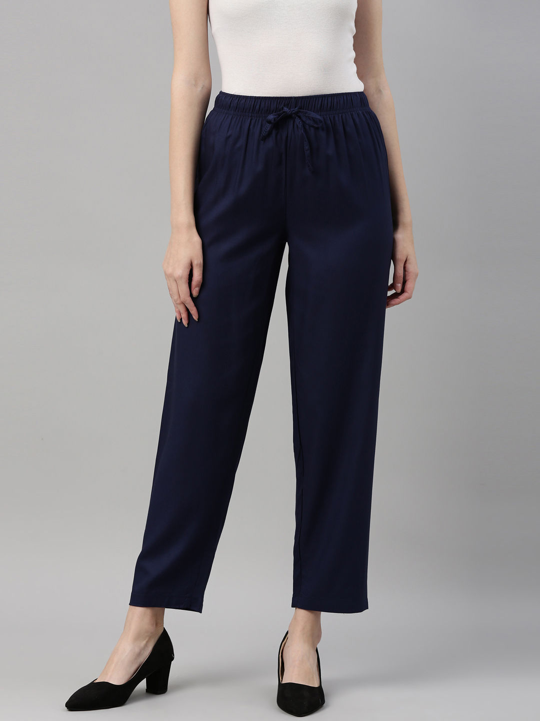You need navy wide leg pants Stat musthave  The FiFi Report