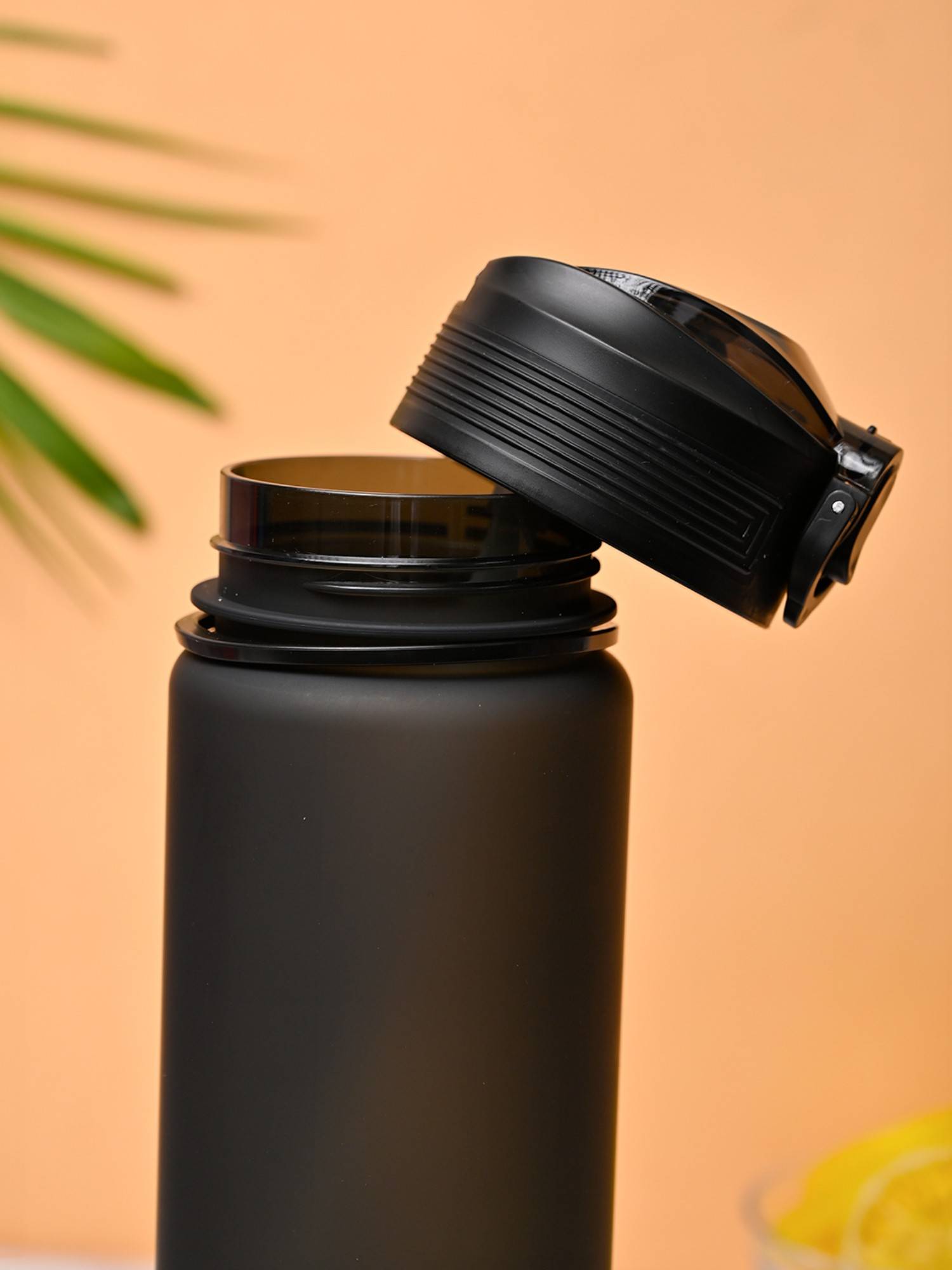1L-Multicolour-Designed-Satinless-Steel-Water-Bottle Vaundy 1L