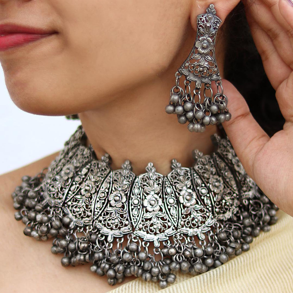 Black - Saanjh Bela Floral Oxidised Necklace Set