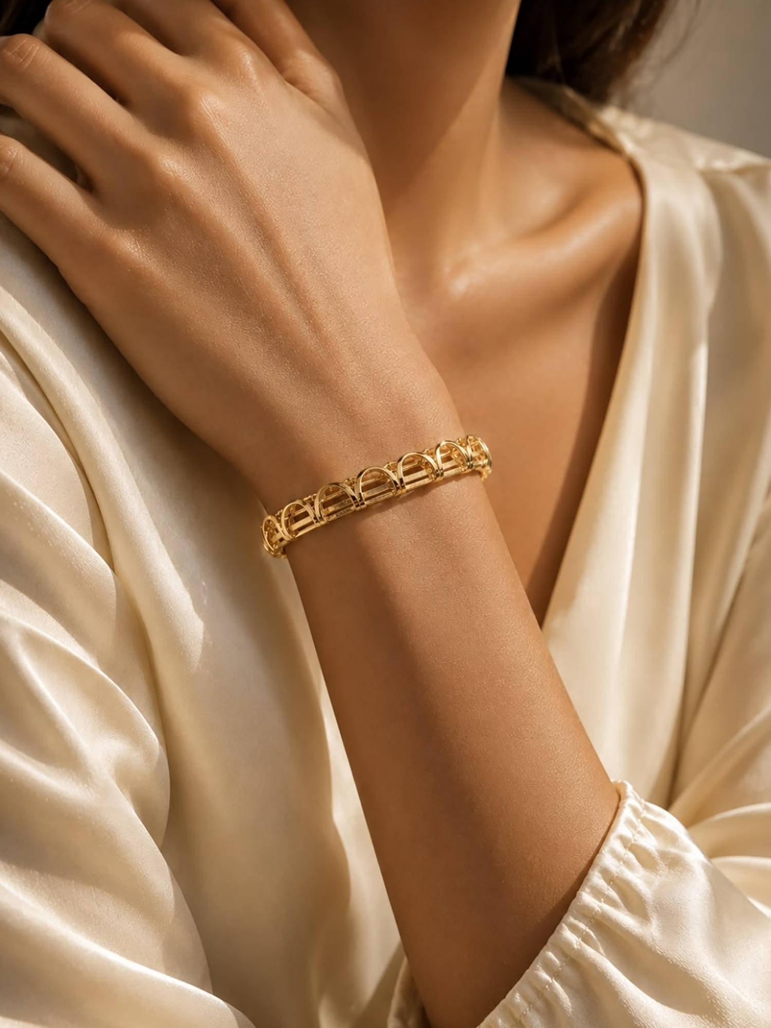 House of Pehr Women Entwined Bracelet Bangle