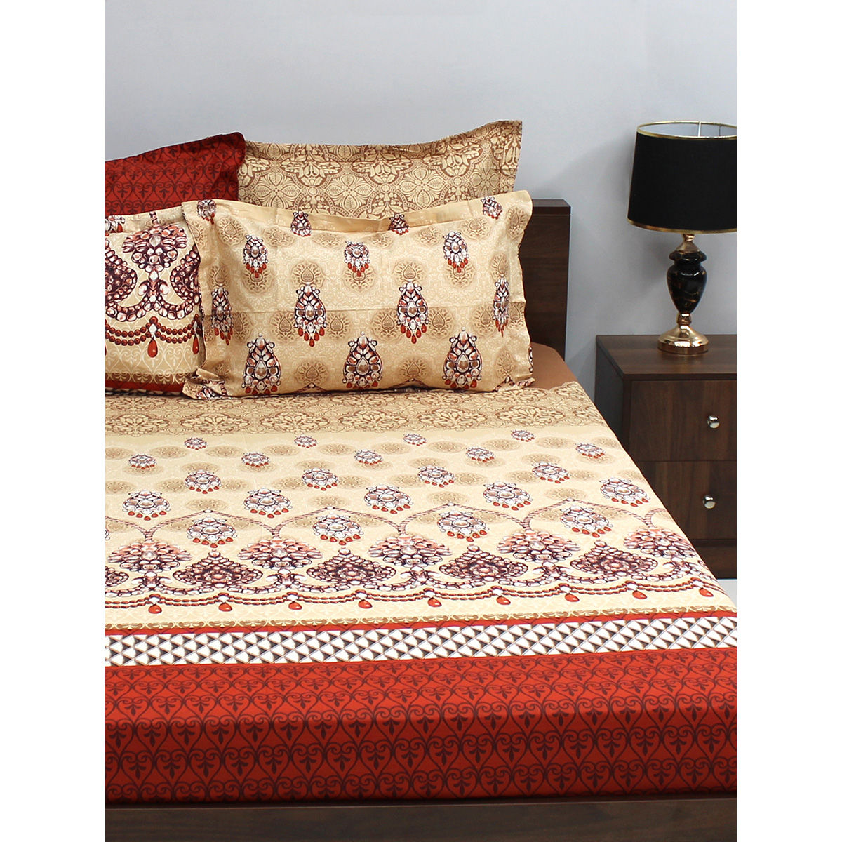 Bombay Dyeing Celebrating India 210 TC Beige Double Bedsheet with 4
