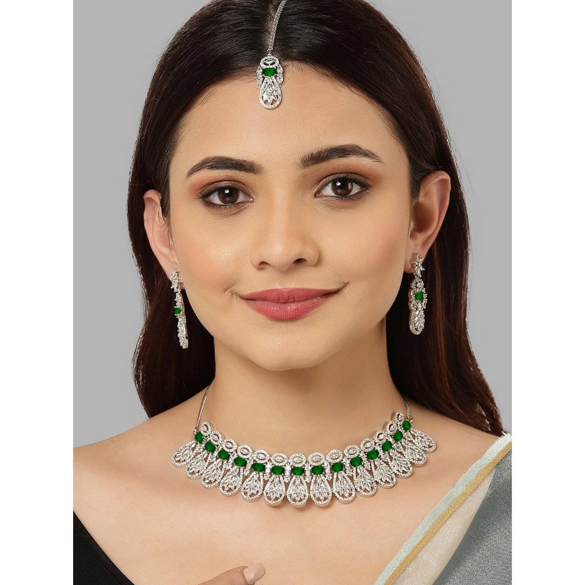 Karatcart Silver Tone Green Ad Studded Necklace Set