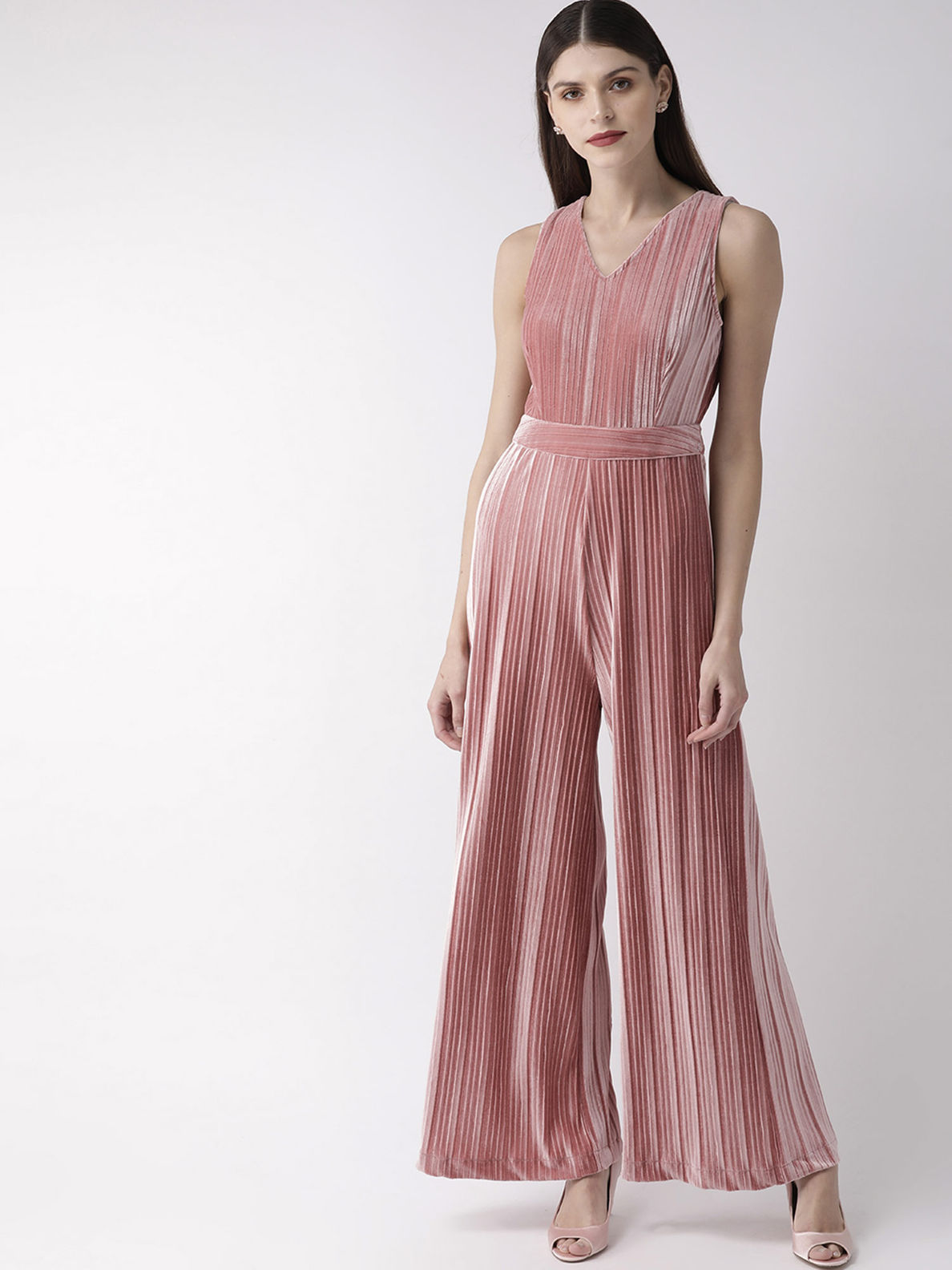 Buy Twenty Dresses by Nykaa Fashion Black Halter Neck Shimmer Jumpsuit  Online-vietvuevent.vn