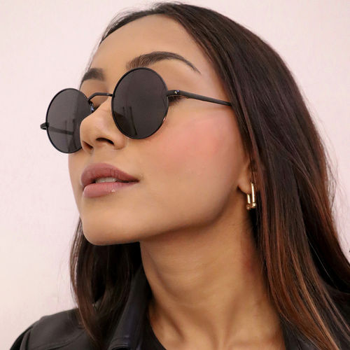 Buy Pipa Bella by Nykaa Fashion Classic Black Polarized Round