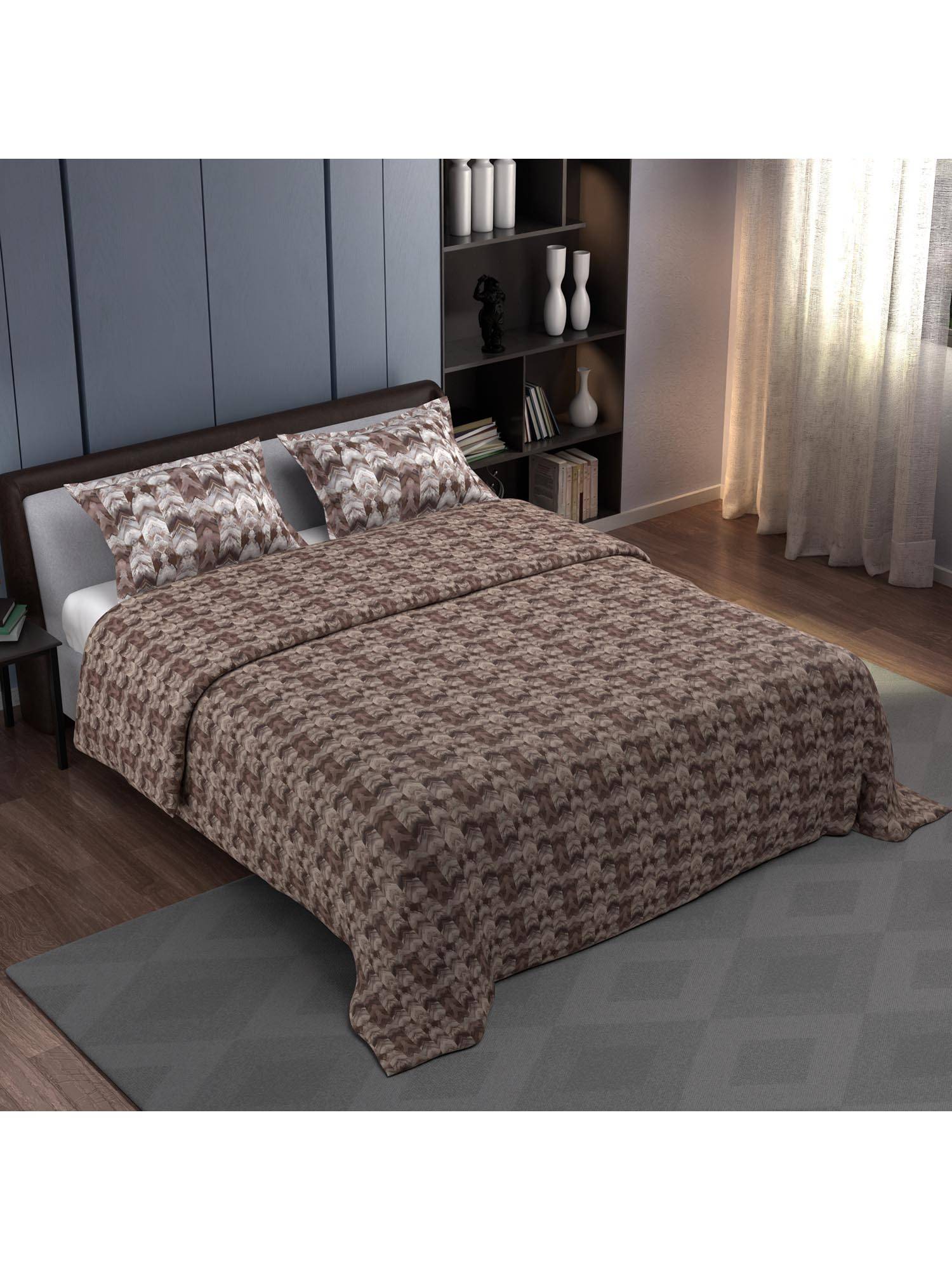 Synergized Cotton Bedsheet With 2 Pillow Covers Maroon Brush Texture-N14