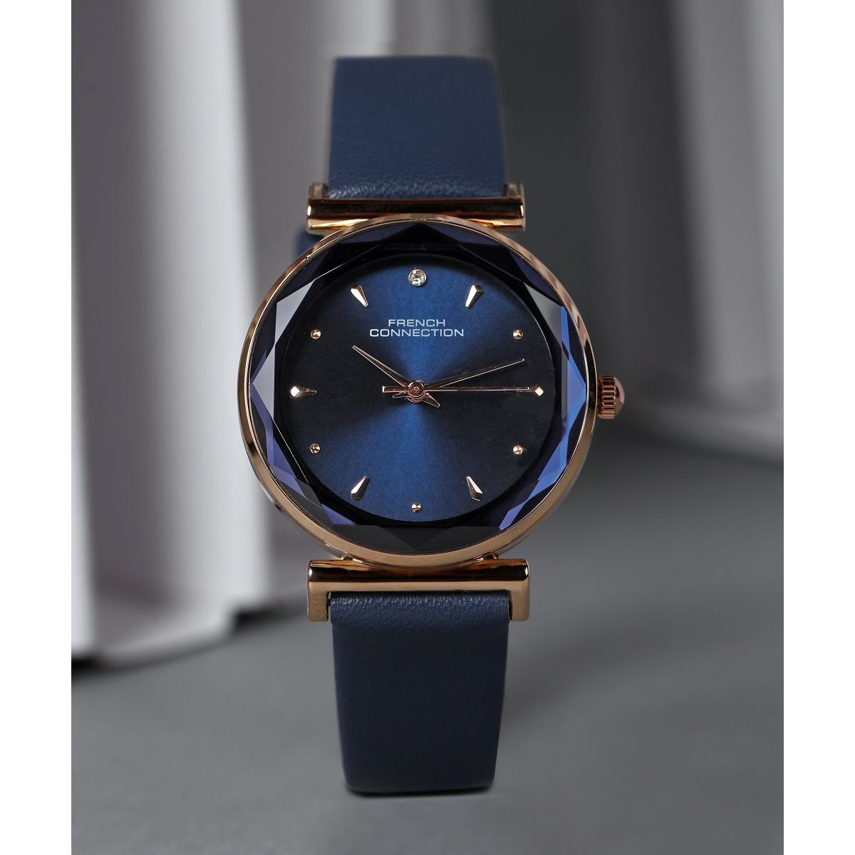 Buy Fastrack Stunner 7.0 Golden Dial Analog Watch for Women 6267WM01  (Large) Online