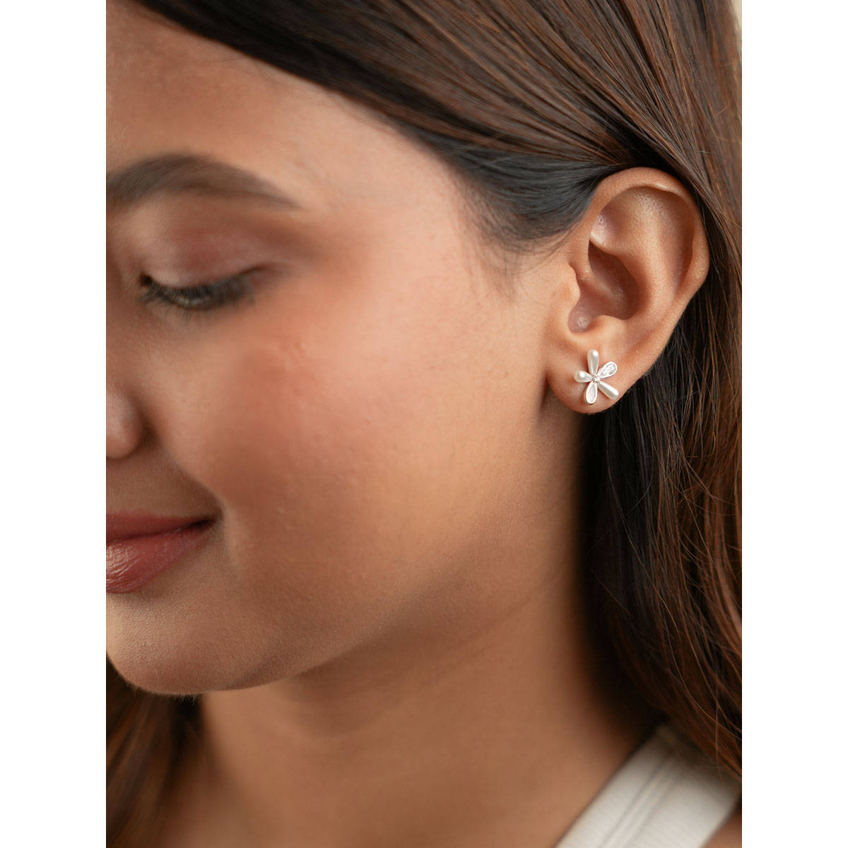 Tora Women 925 Sterling Silver Pearl Floral Stud Earrings