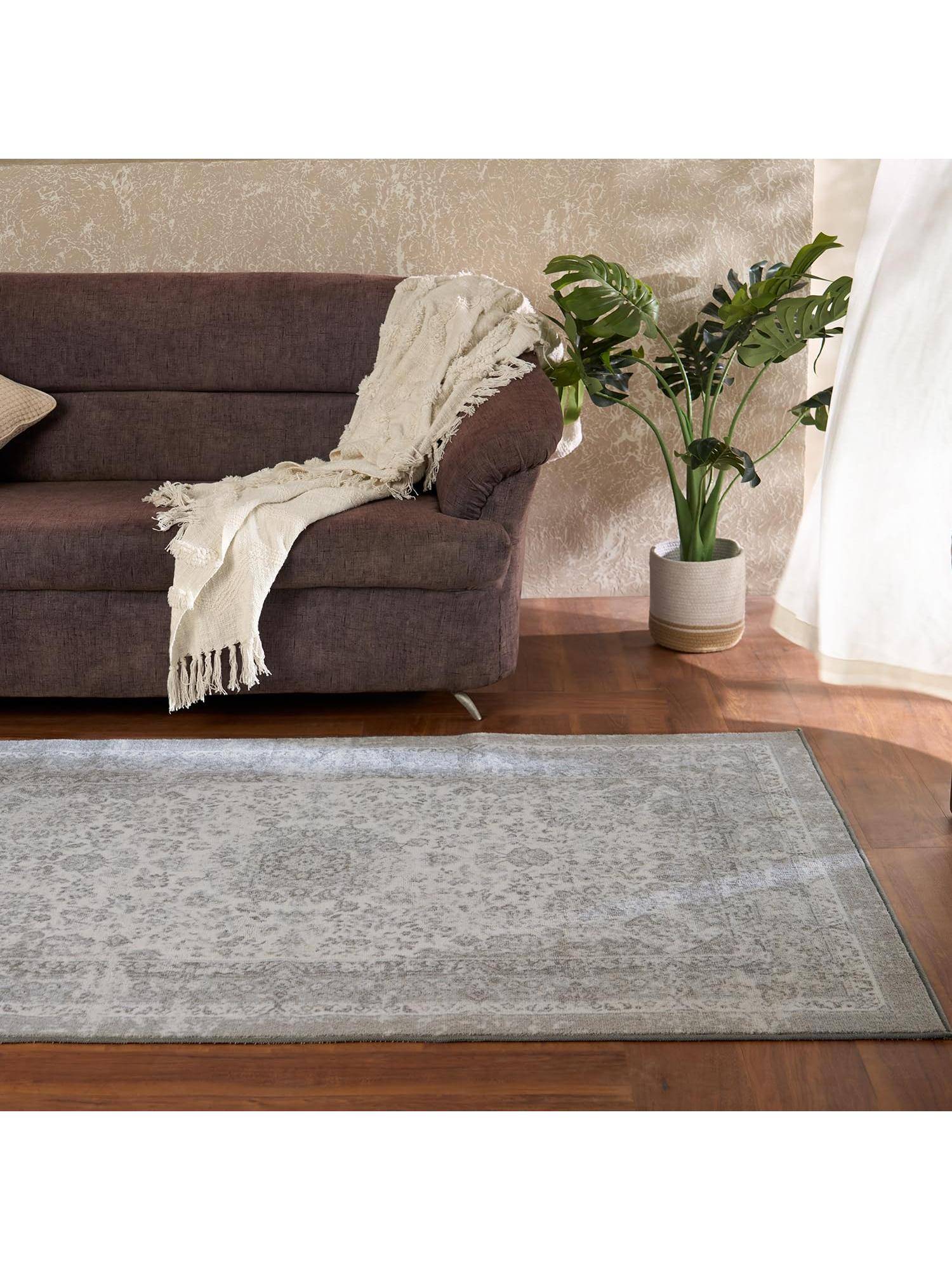Welspun Wonder Full Polyester 981Gsm Machine Tufted with Traditional Design Carpet - Grey