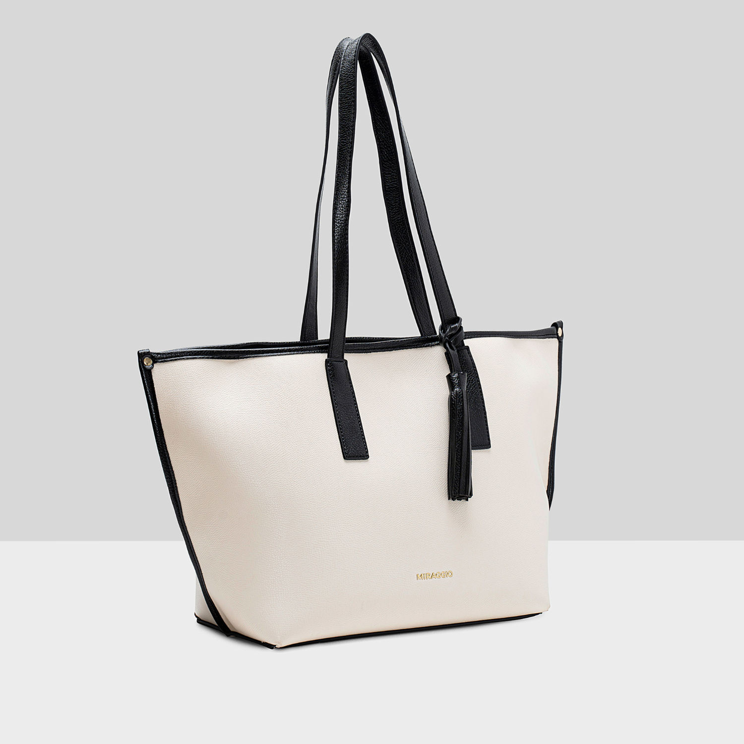 24 Best Oversized Tote Bags to Carry in 2023 Tested  Reviewed