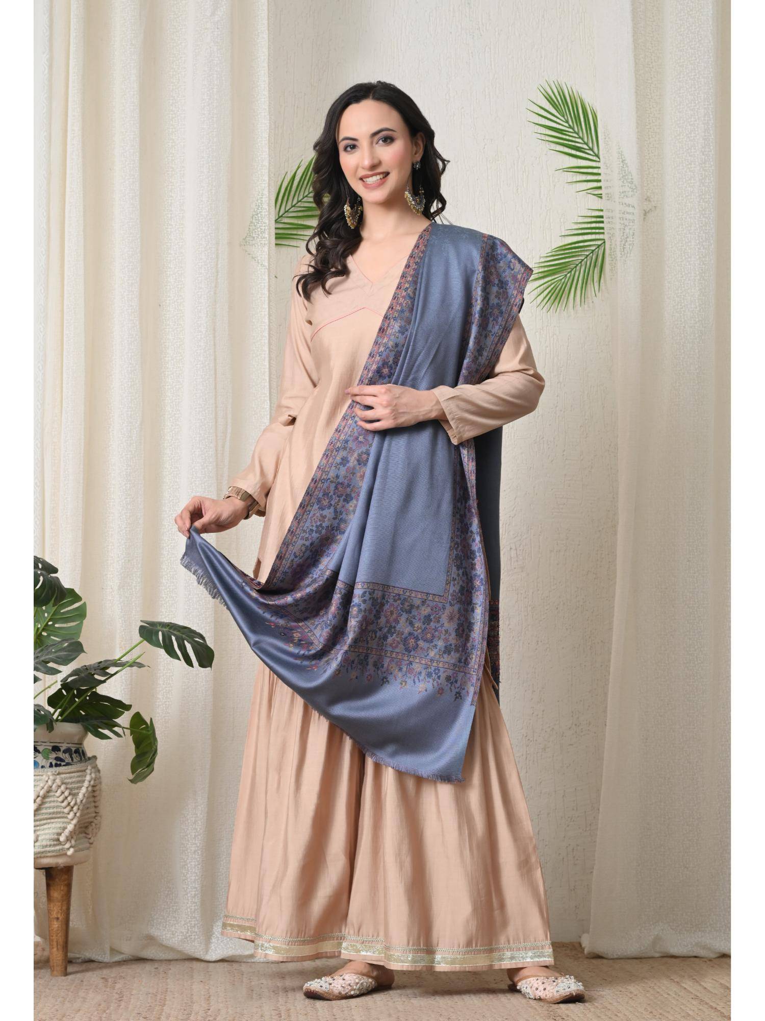Mizash Women Fine Wool Textured With Floral Border Pastel Blue Designer Stole