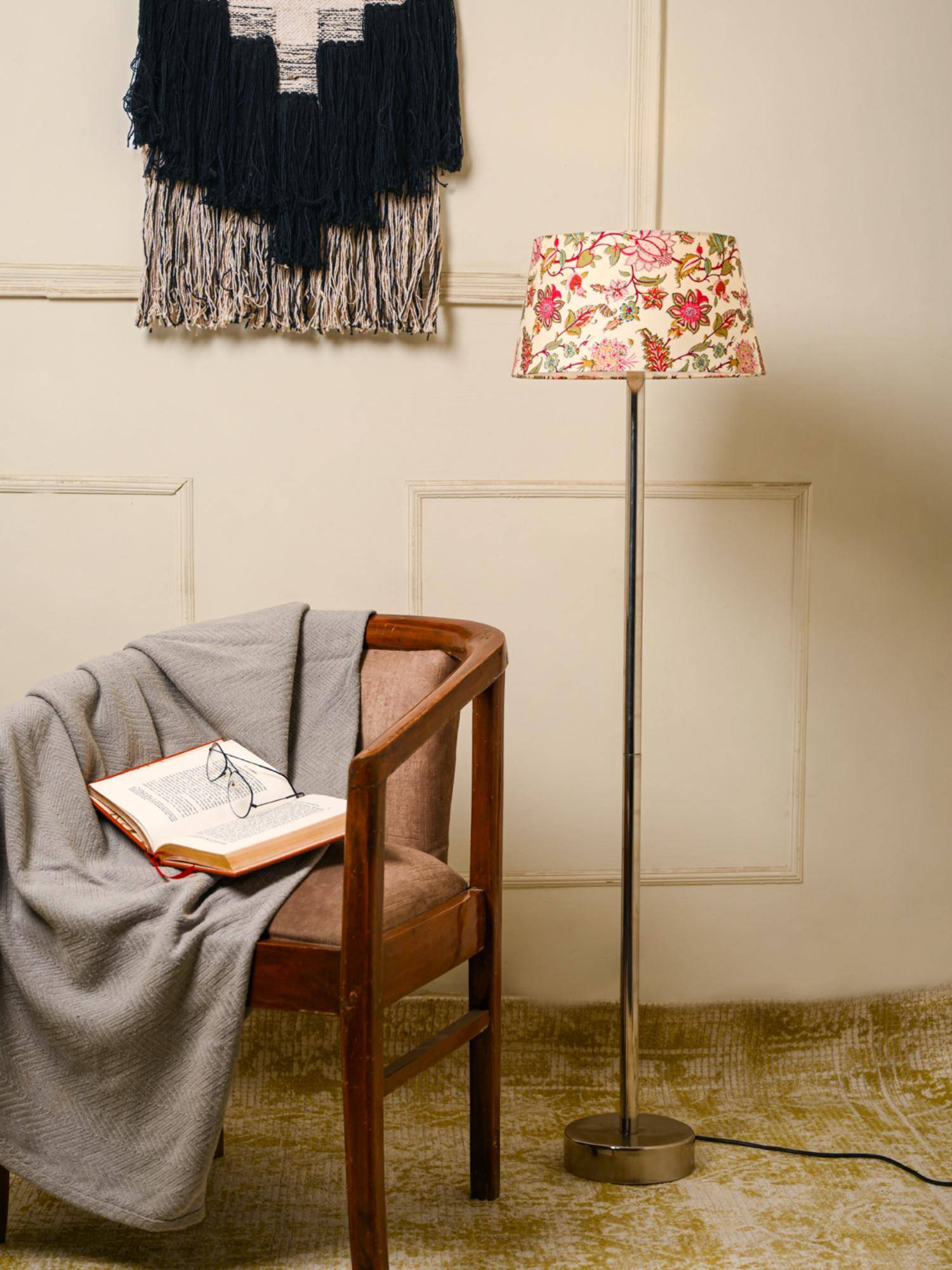 Green Girgit Chrome Color Metal Floor Lamp with Taper Red Daisy Multi-Color Lamp Shade